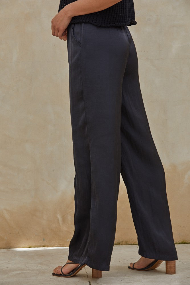 Silky Wide Leg Pant Black