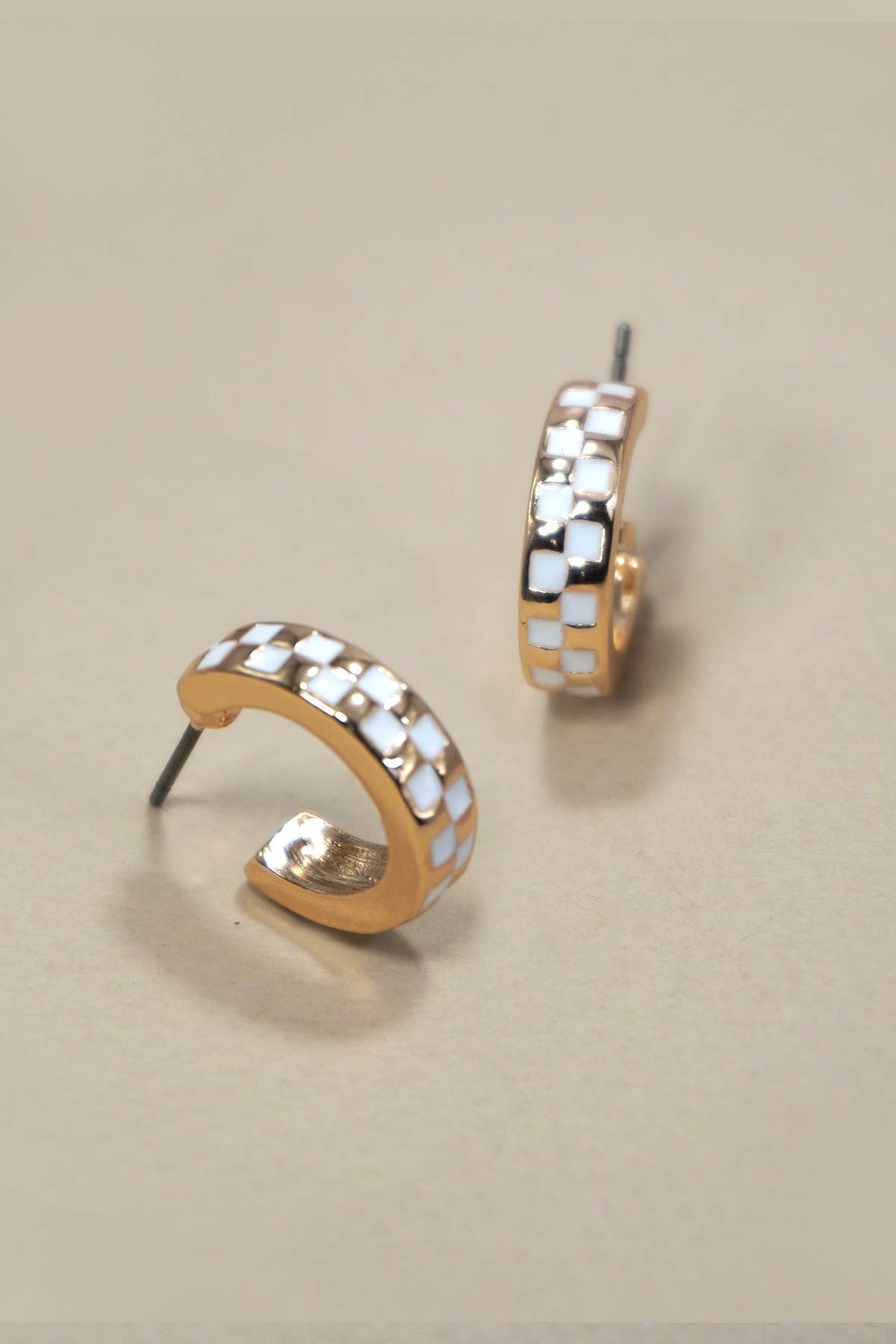 MINI CHECKER HOOP HUGGIE EARRINGS - White