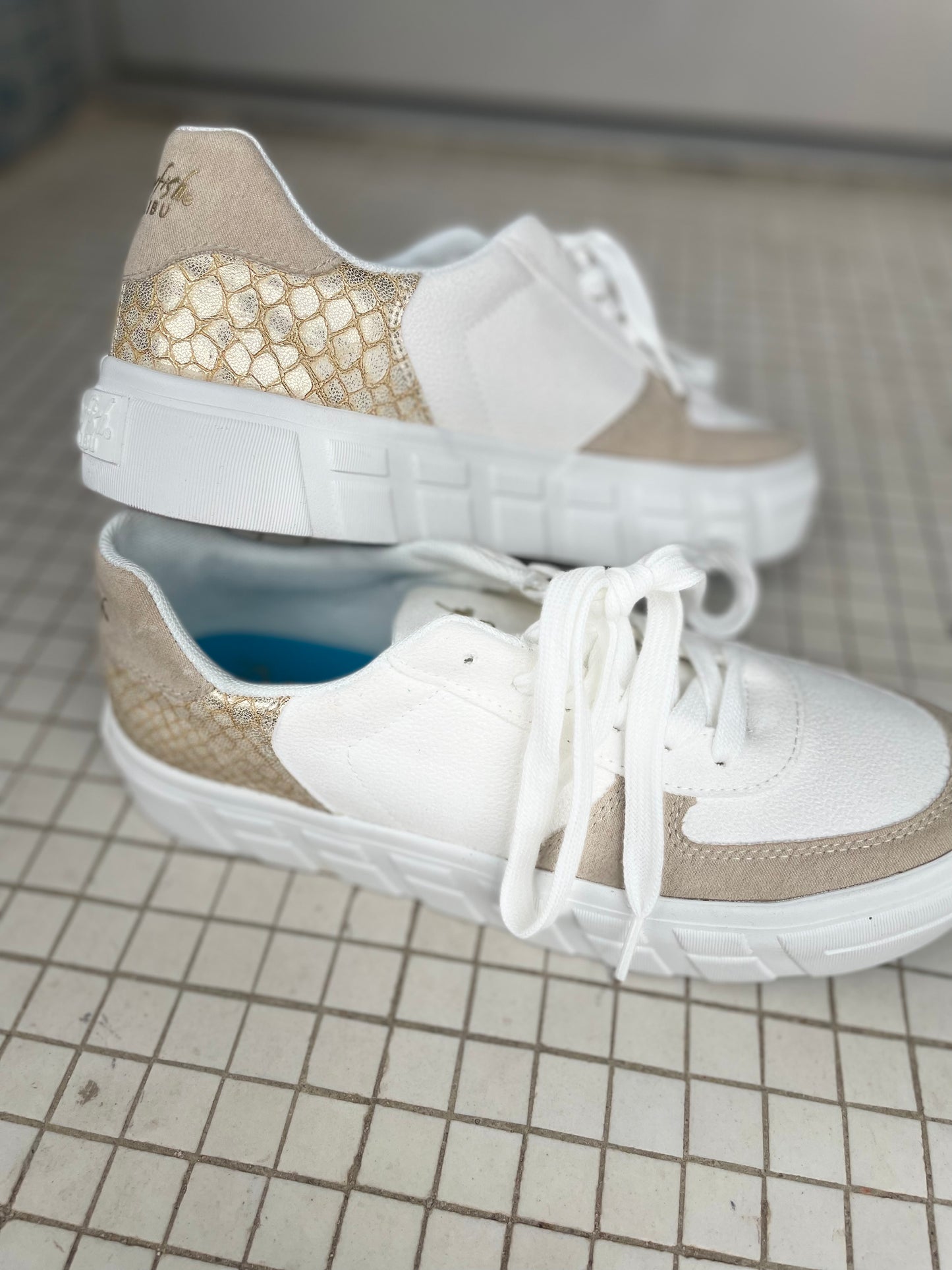 Christine Sneaker Blowfish