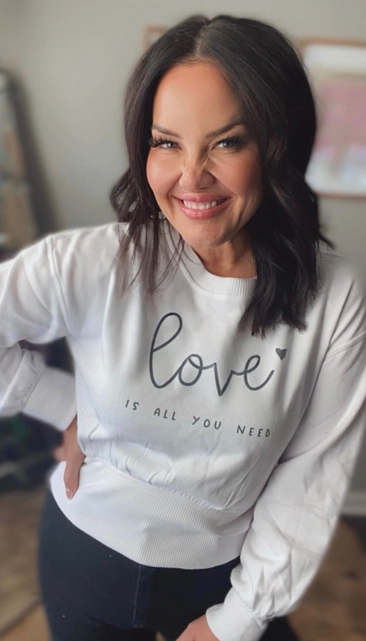 All you Need is Love Pullover