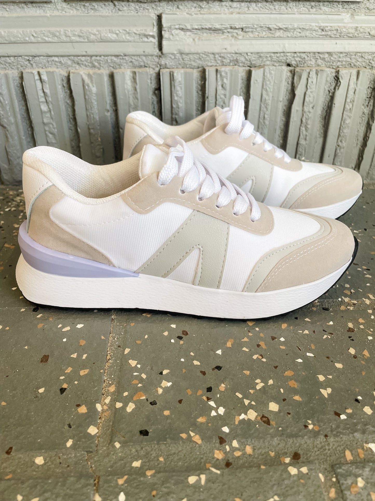 Nova Sneaker