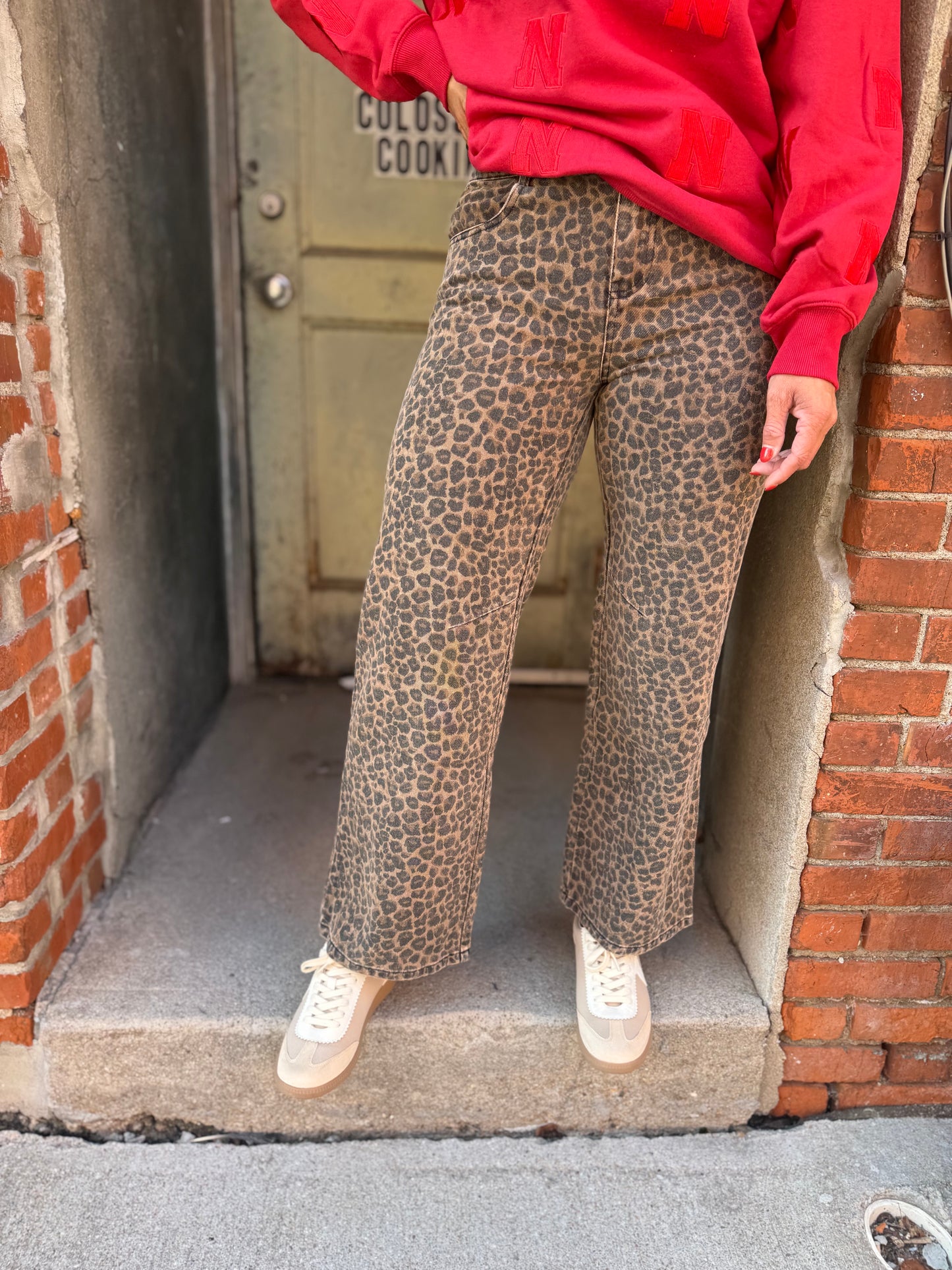 Mid Rise Leopard Print Boyfriend Jeans