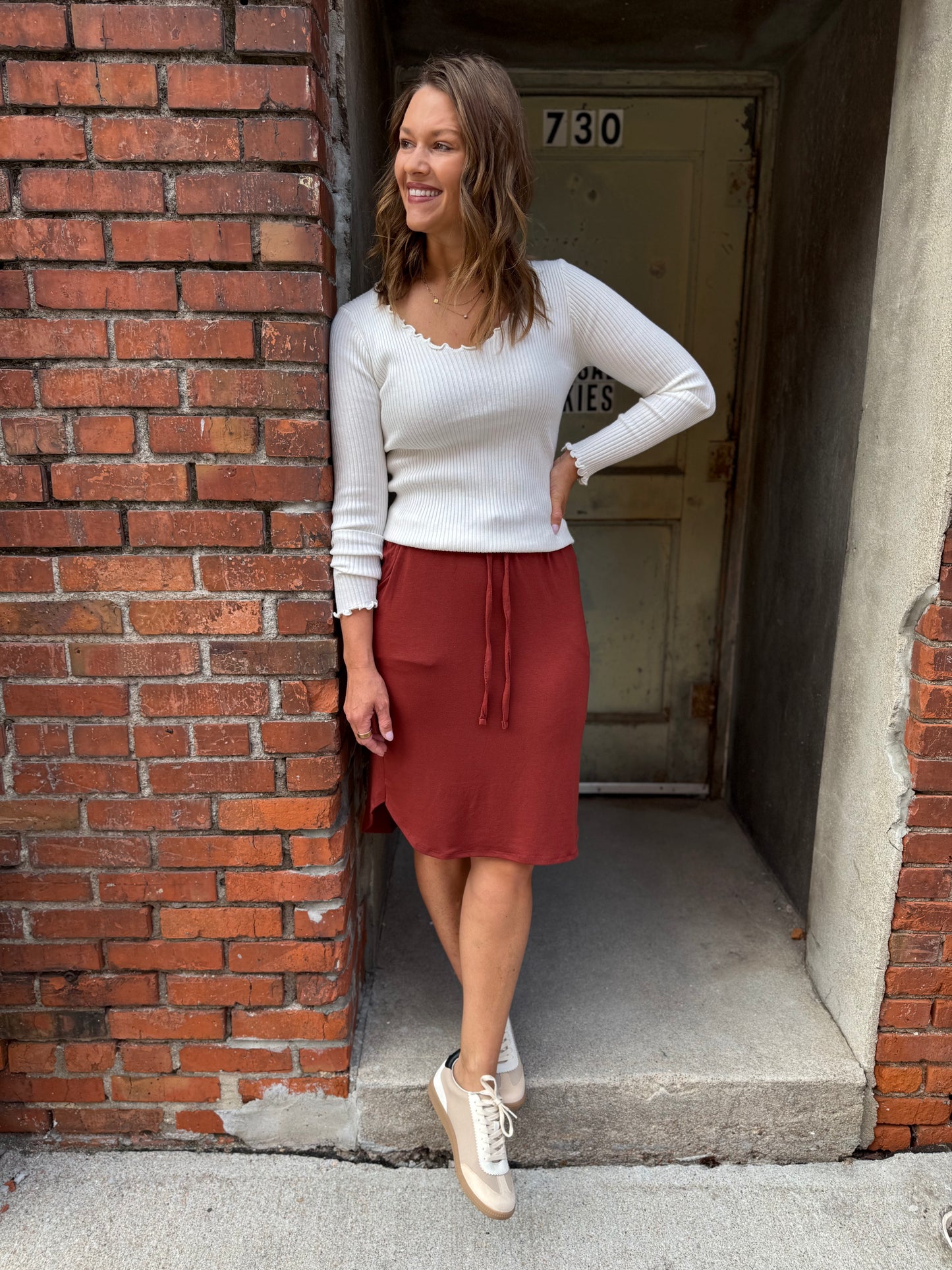 Elastic Waist Tulip Hem Skirt with Side Pockets β DK RUST