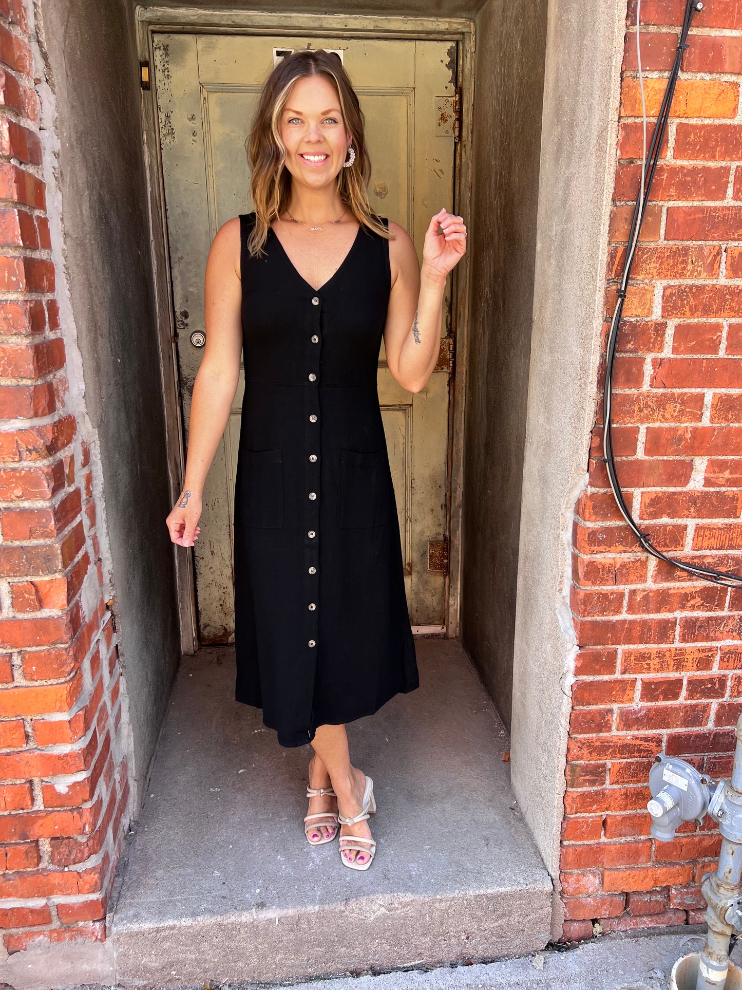 Breeze & Buttons Linen Midi Dress - Black