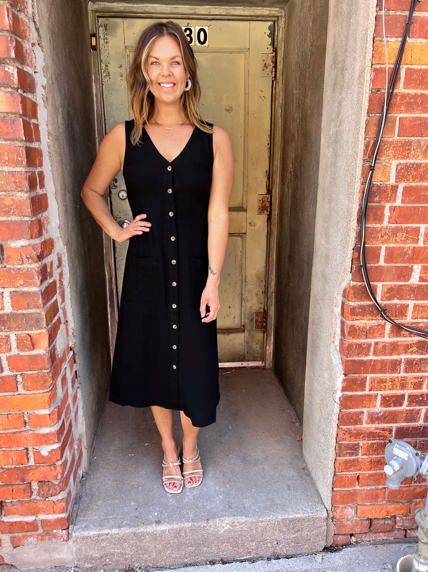 Breeze & Buttons Linen Midi Dress - Black