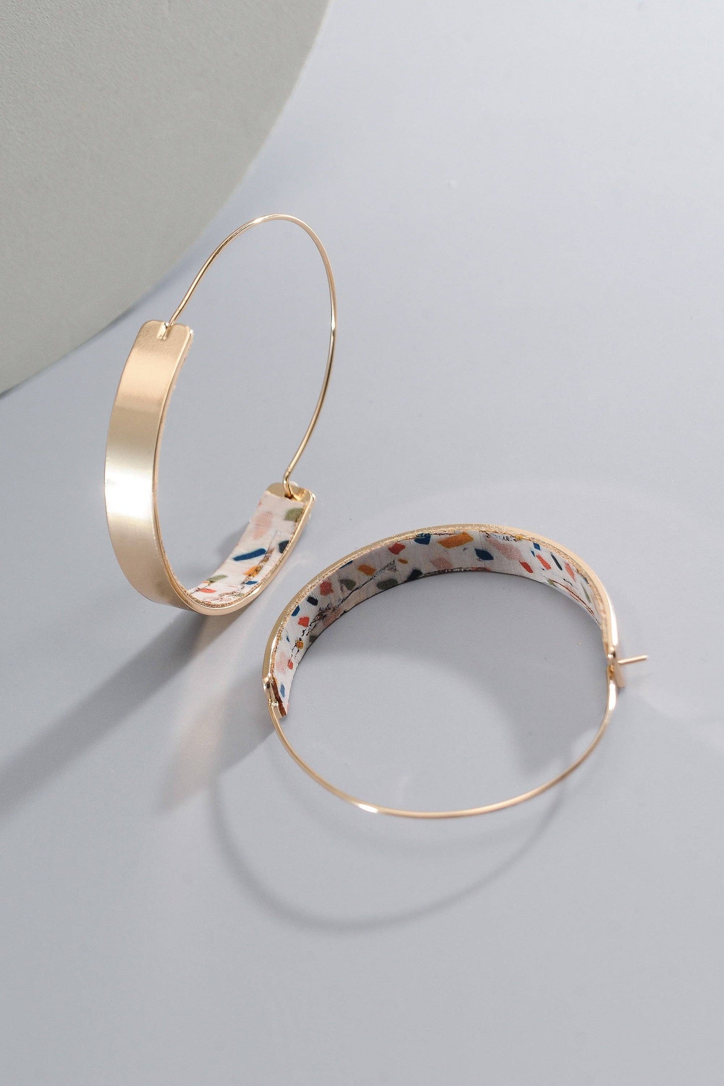 CONFETTI PRINT HOOP EARRINGS