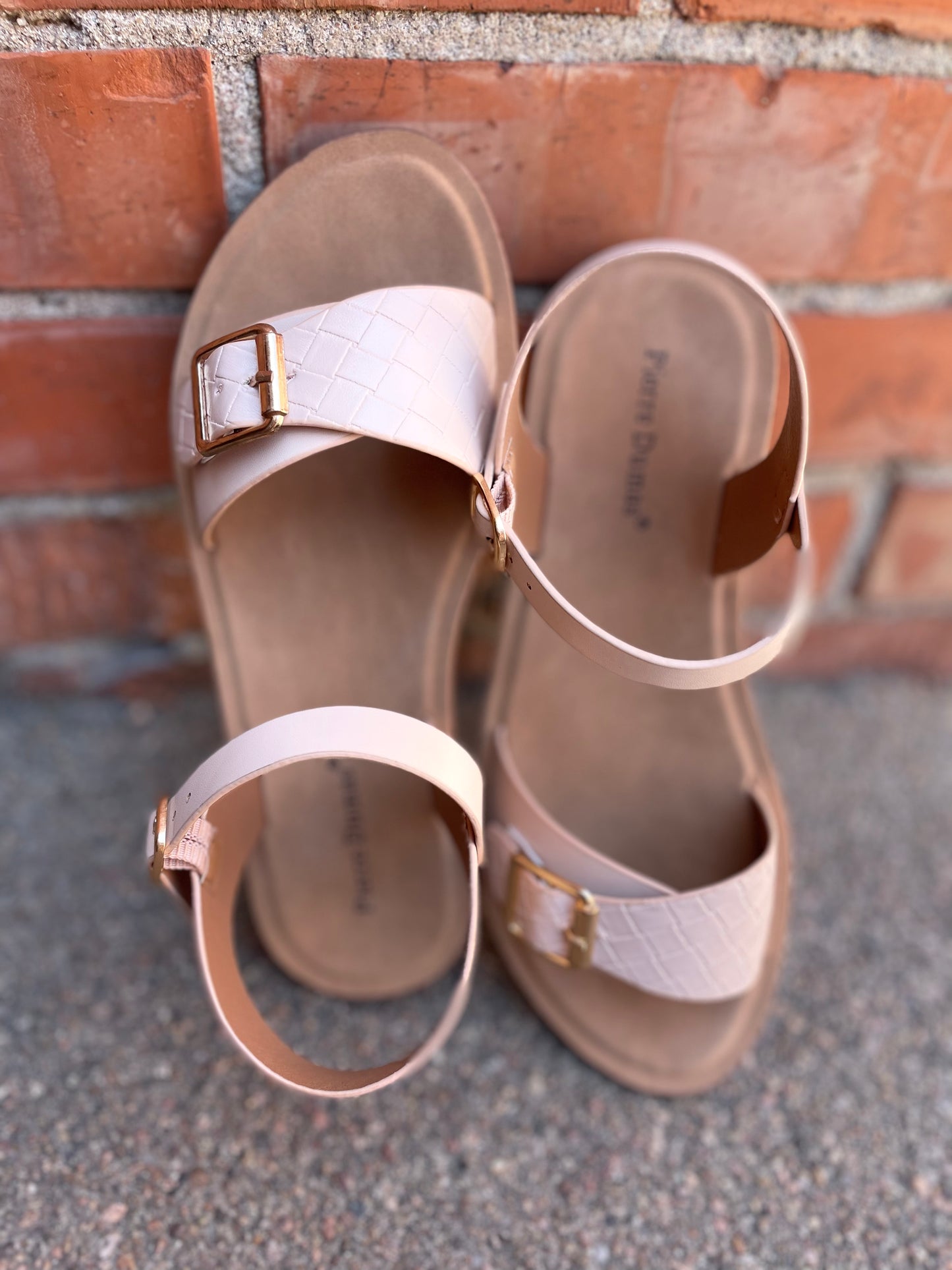 Ellie Sandal
