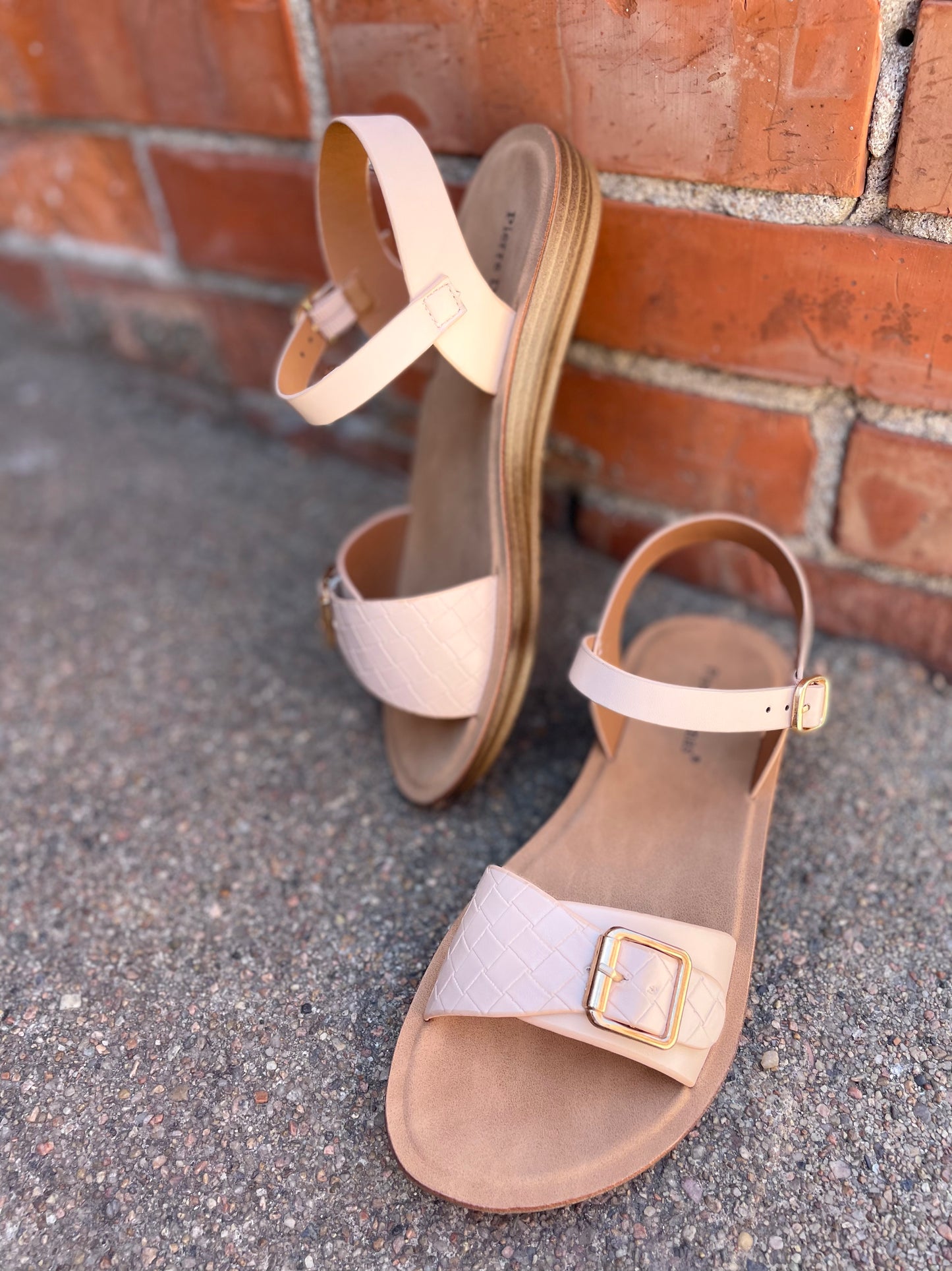 Ellie Sandal