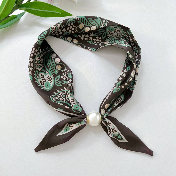 Fashion Scarf with Magnetic Buckle