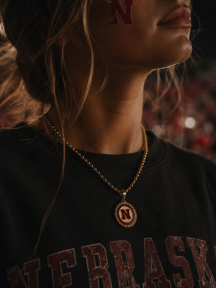 Nebraska Huskers Pave Disc Necklace in Shiny Gold
