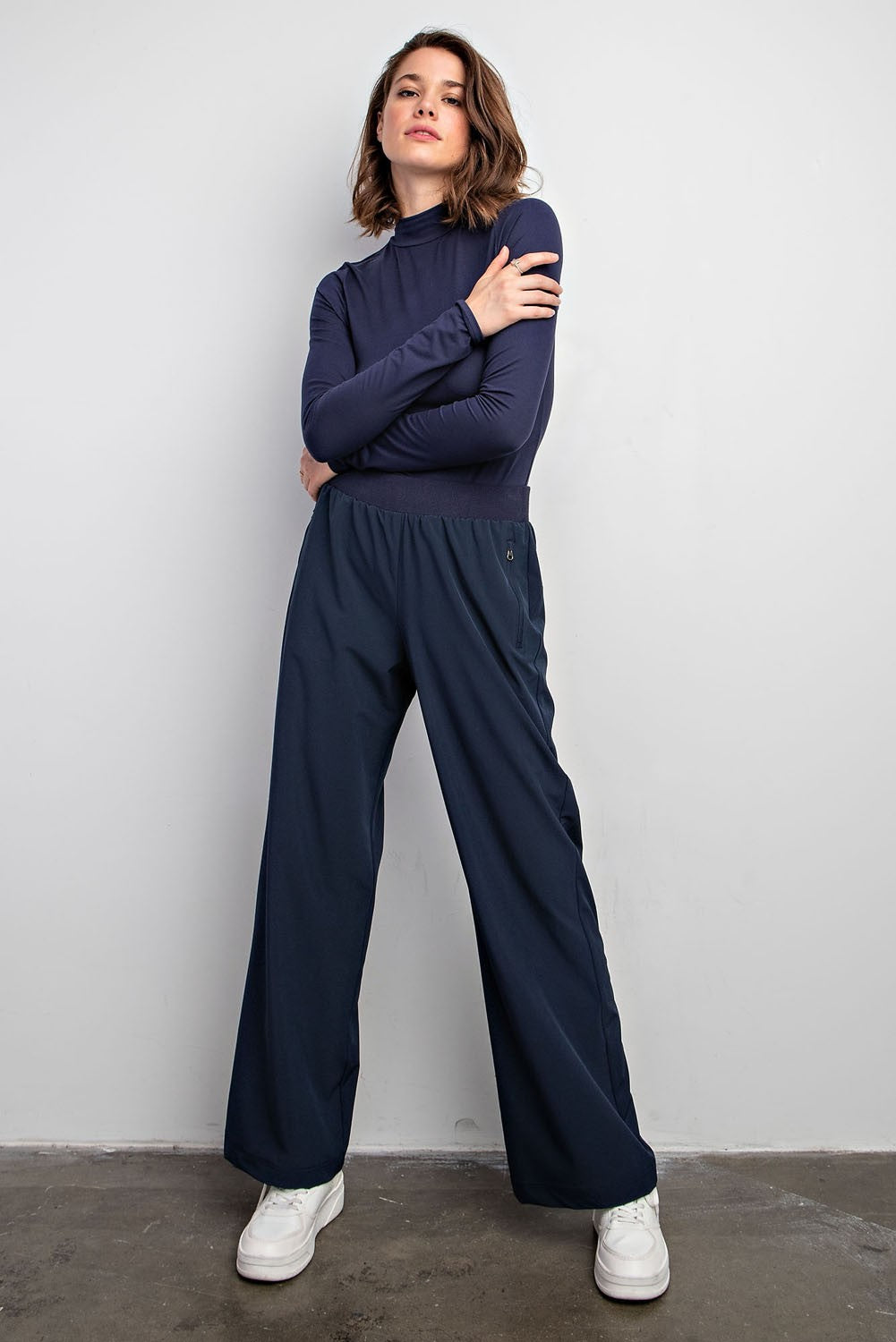 STRETCH WOVEN STRAIGHT PANTS