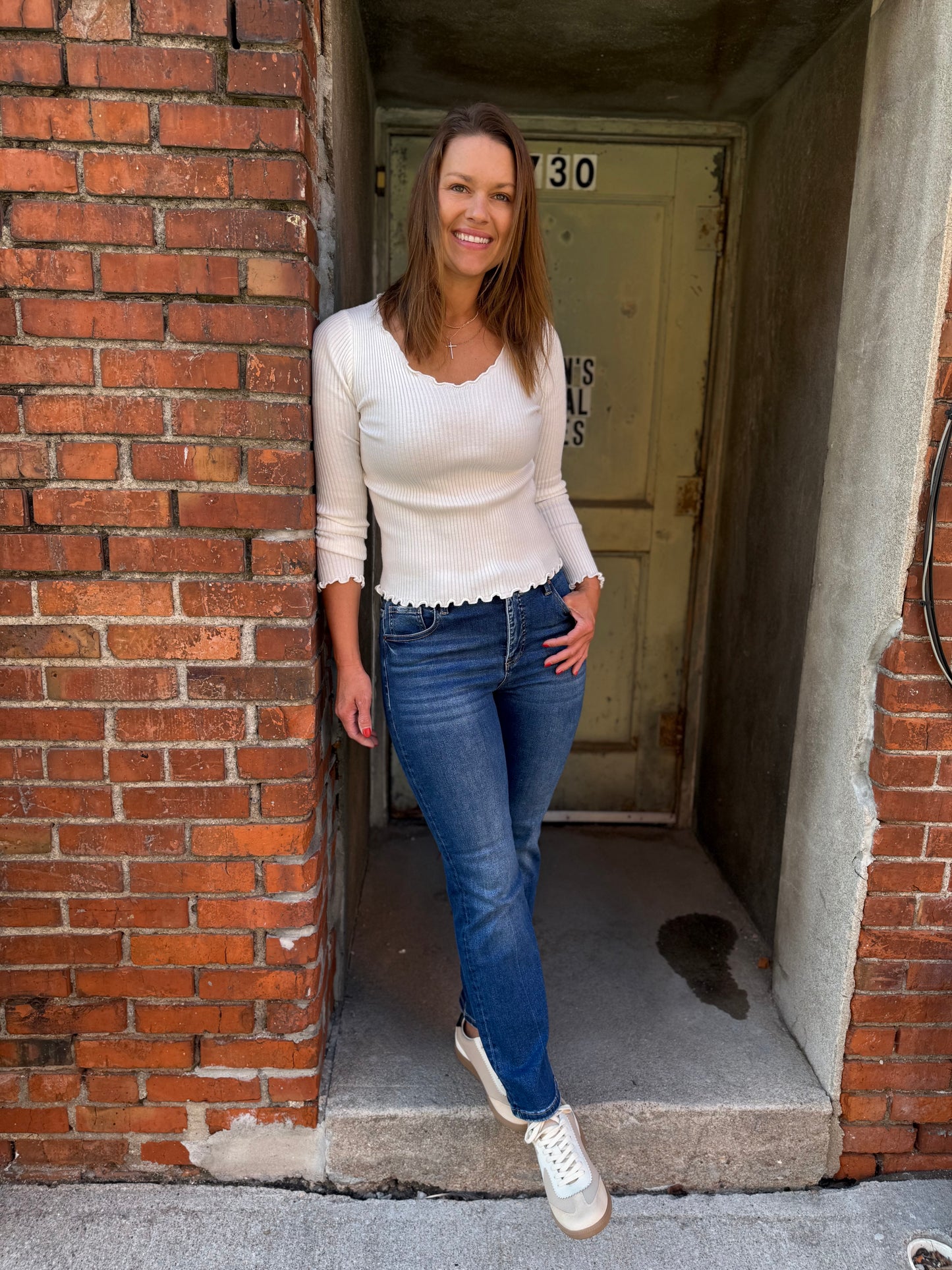 High Rise Crop Straight Jeans - Bently