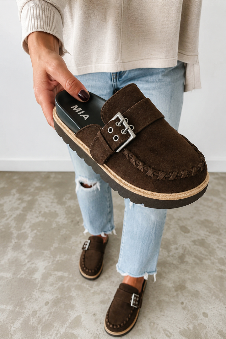Mia Zaina Lug Clogs || Chocolate