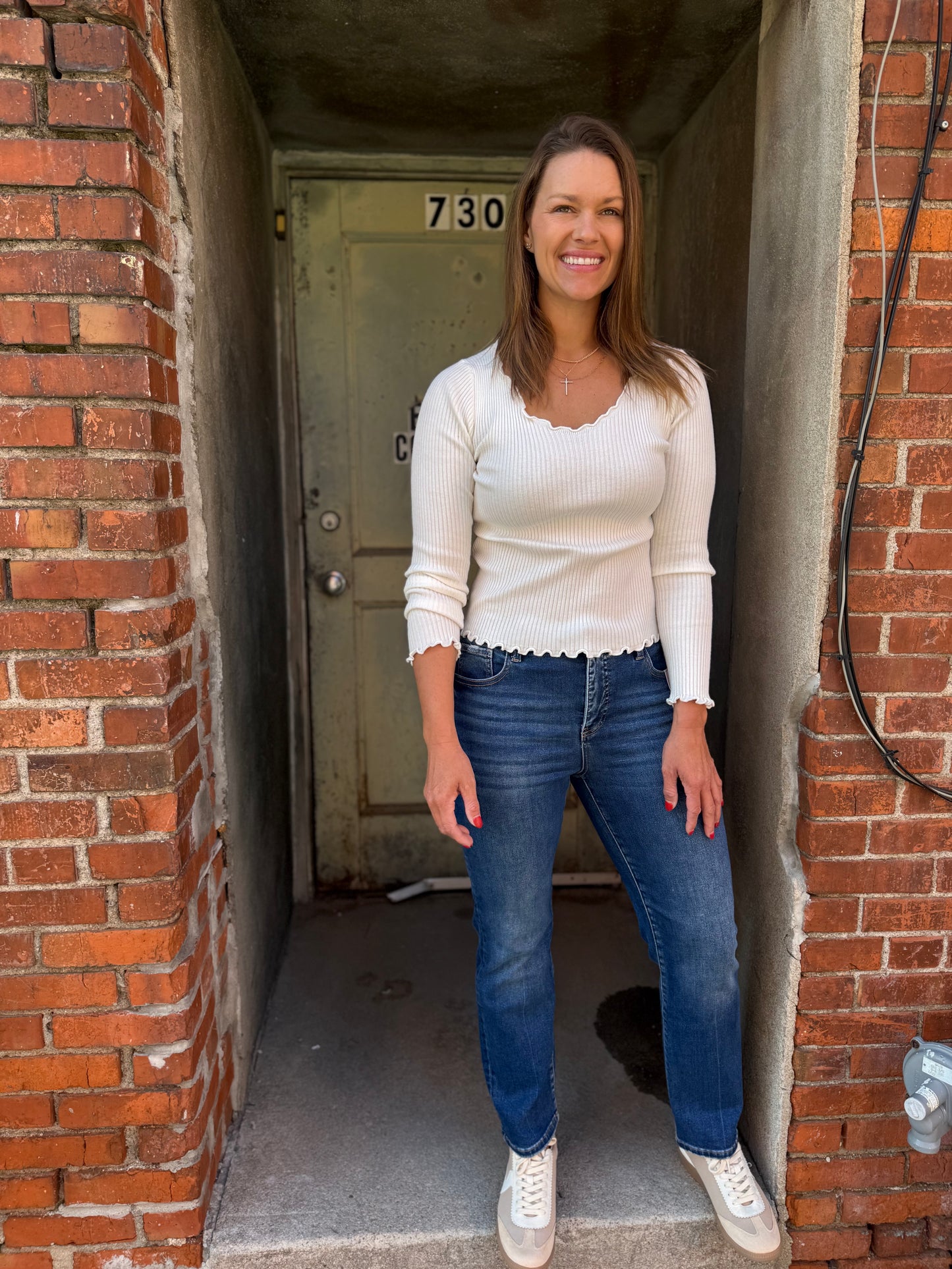 High Rise Crop Straight Jeans - Bently