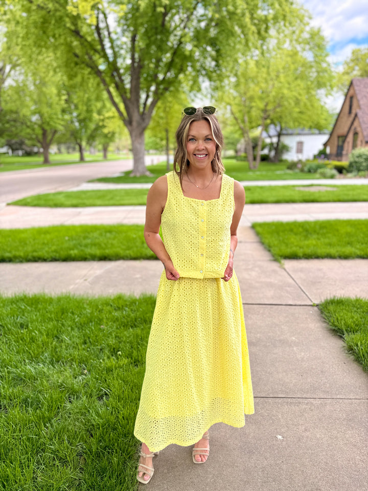Lemon Eyelet Sleeveless Button-Down Top
