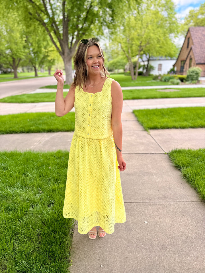Lemon Eyelet Sleeveless Button-Down Top