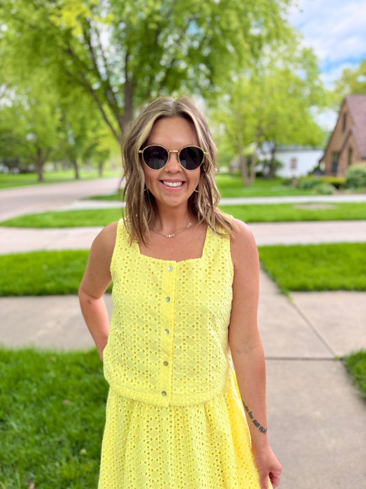 Lemon Eyelet Sleeveless Button-Down Top
