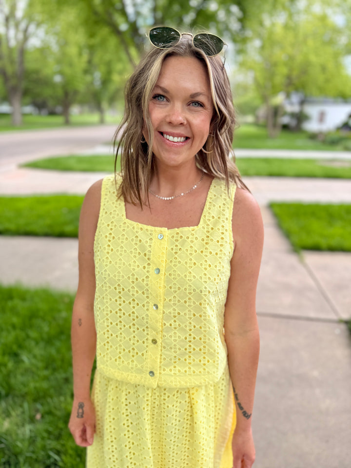Lemon Eyelet Sleeveless Button-Down Top