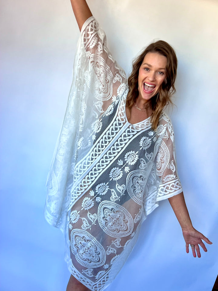 Paisley Medallion Lace Topper