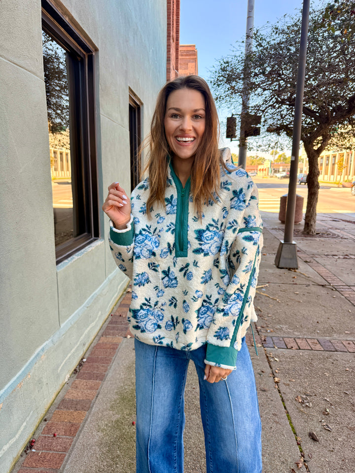 The Vintage Garden Pullover - Ivory/Blue