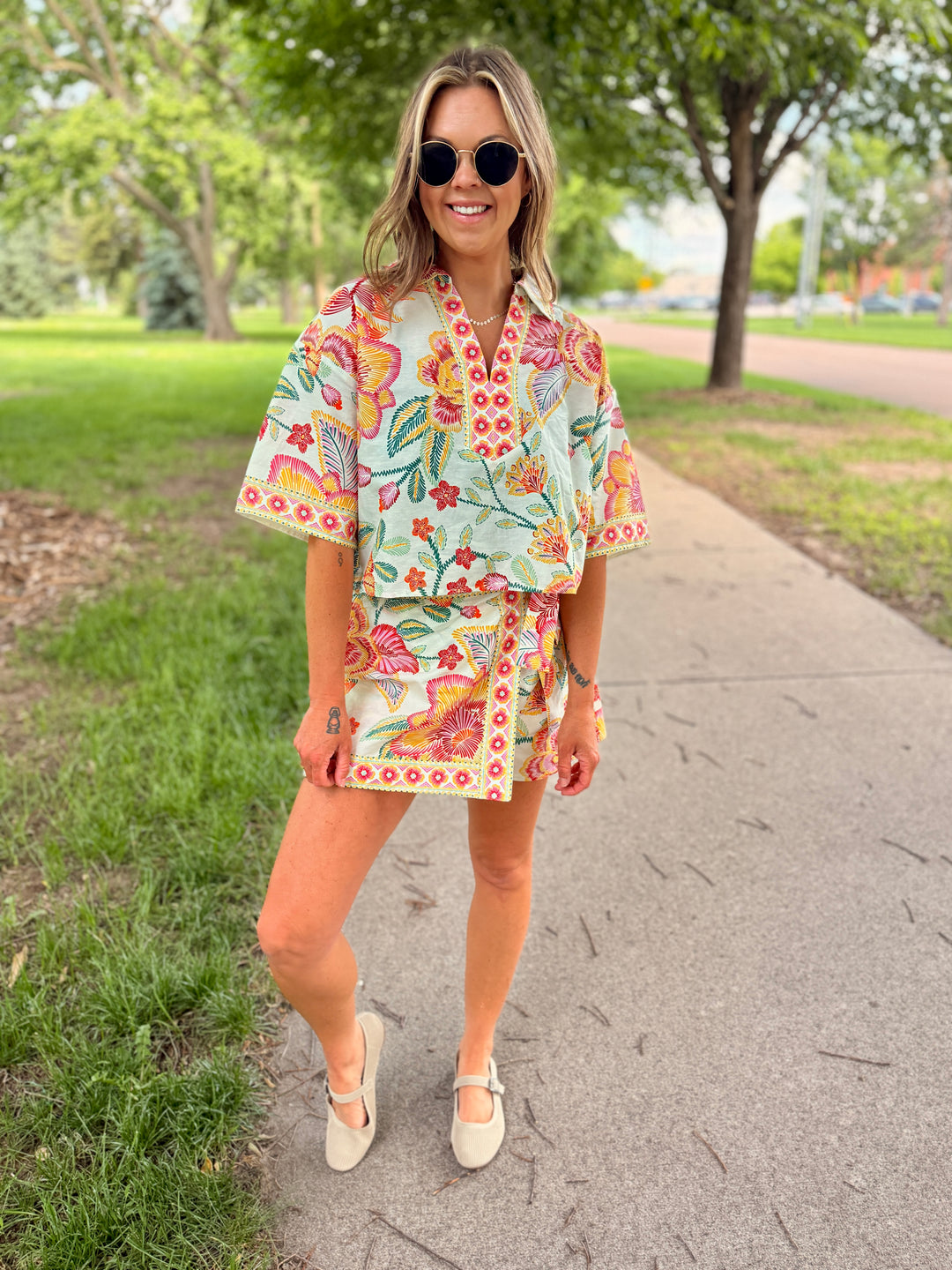 The Chloe Botanical Print Short Sleeve Top