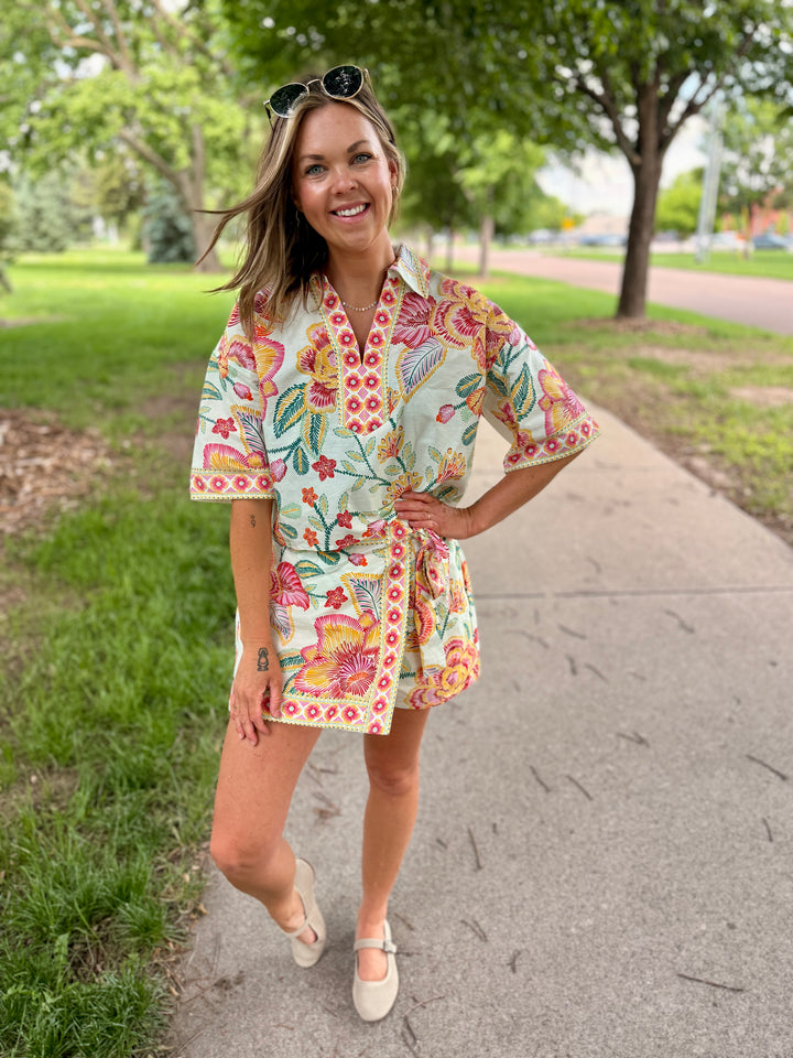 The Chloe Botanical Print Short Sleeve Top