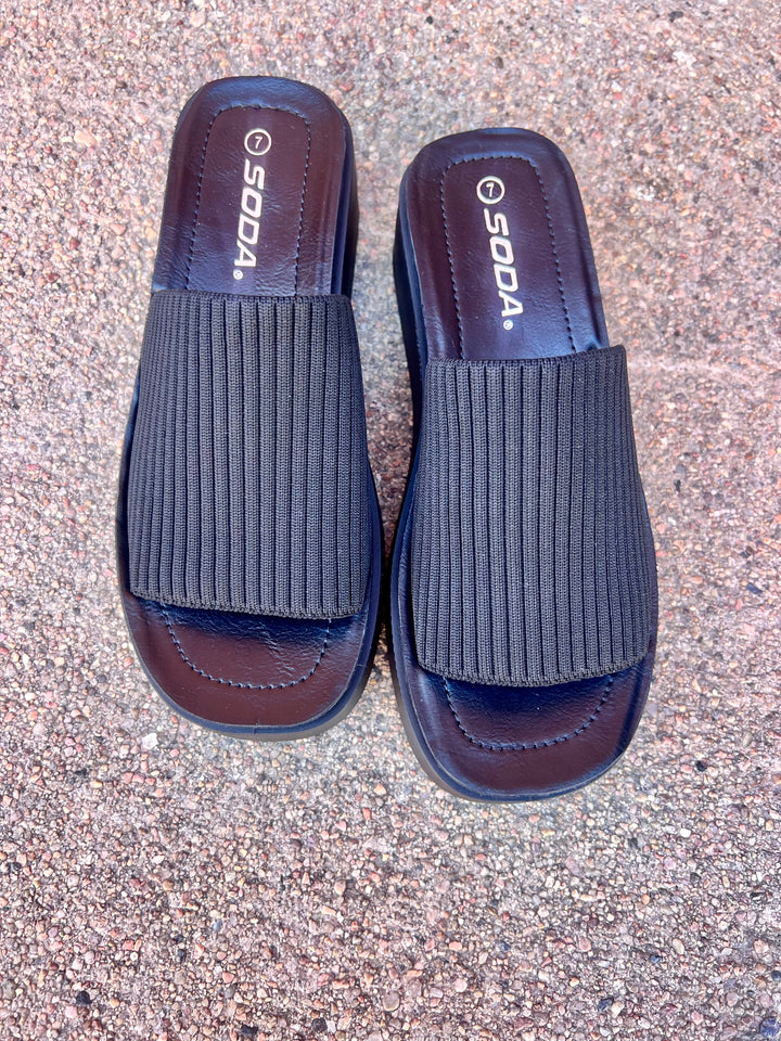 Finley Sandal - Black
