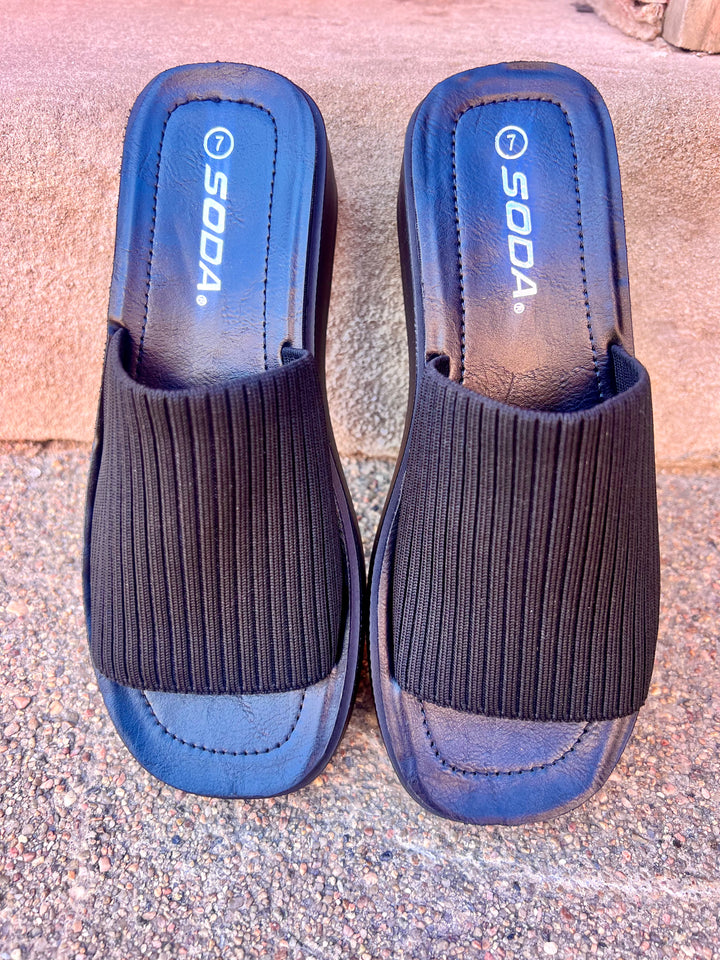 Finley Sandal - Black