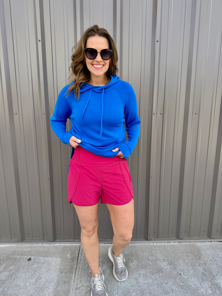 Contour Scallop Active Shorts