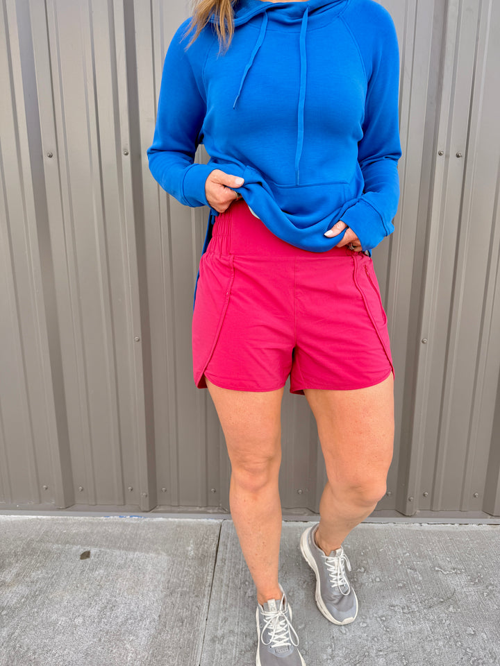 Contour Scallop Active Shorts