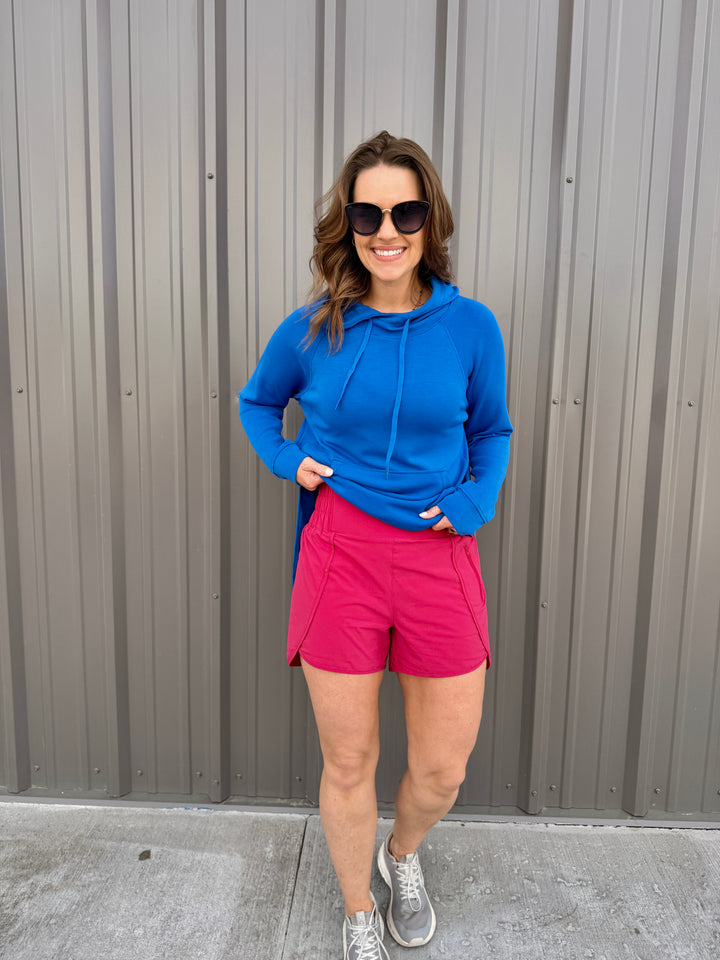 Contour Scallop Active Shorts