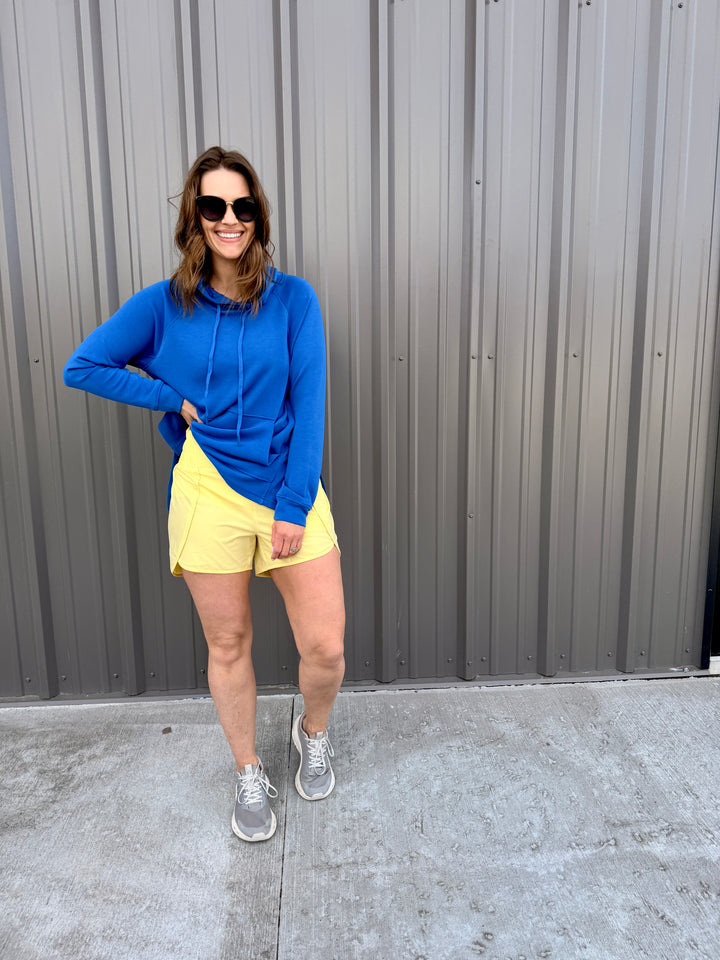 Contour Scallop Active Shorts