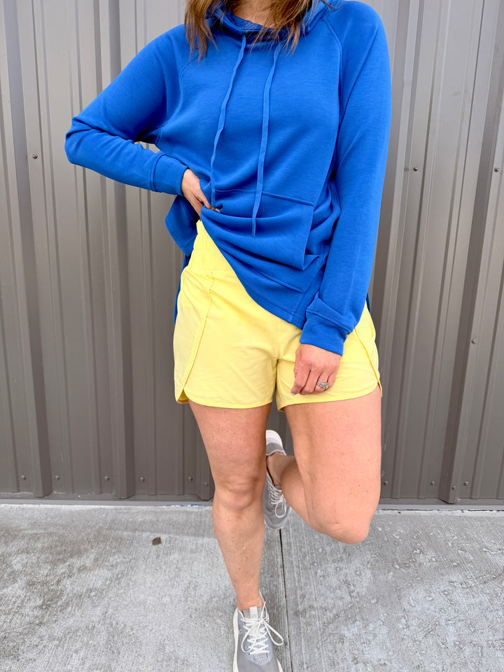 Contour Scallop Active Shorts