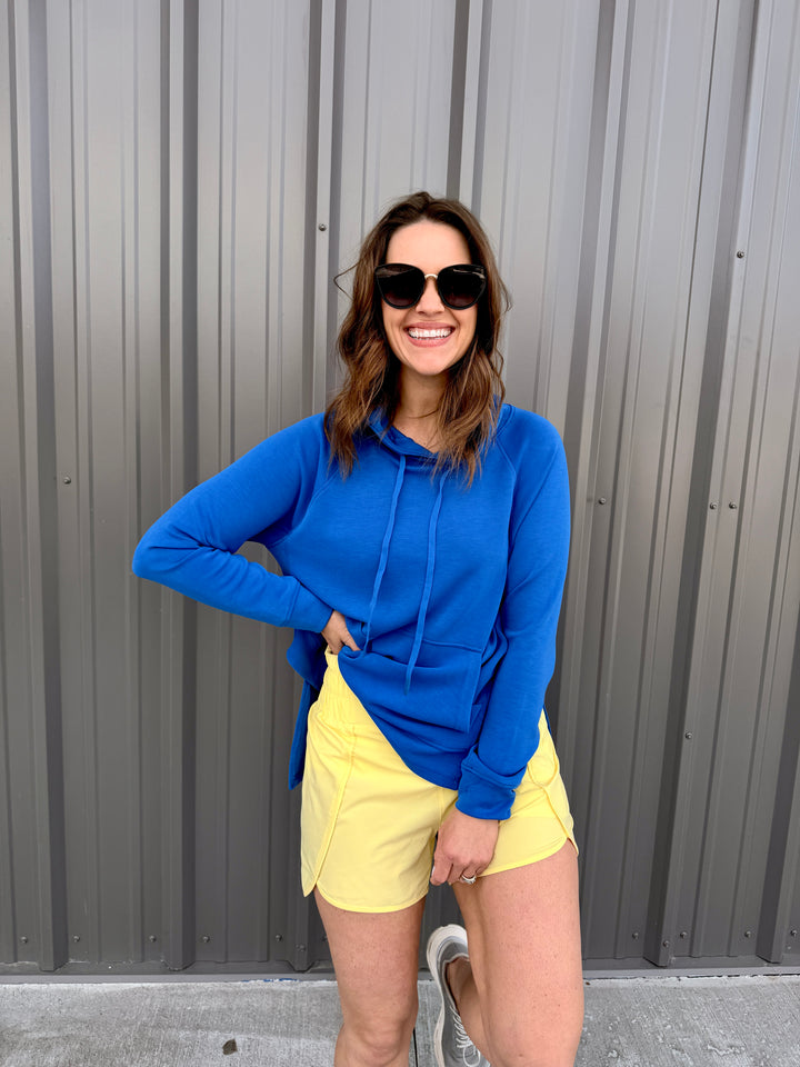Contour Scallop Active Shorts