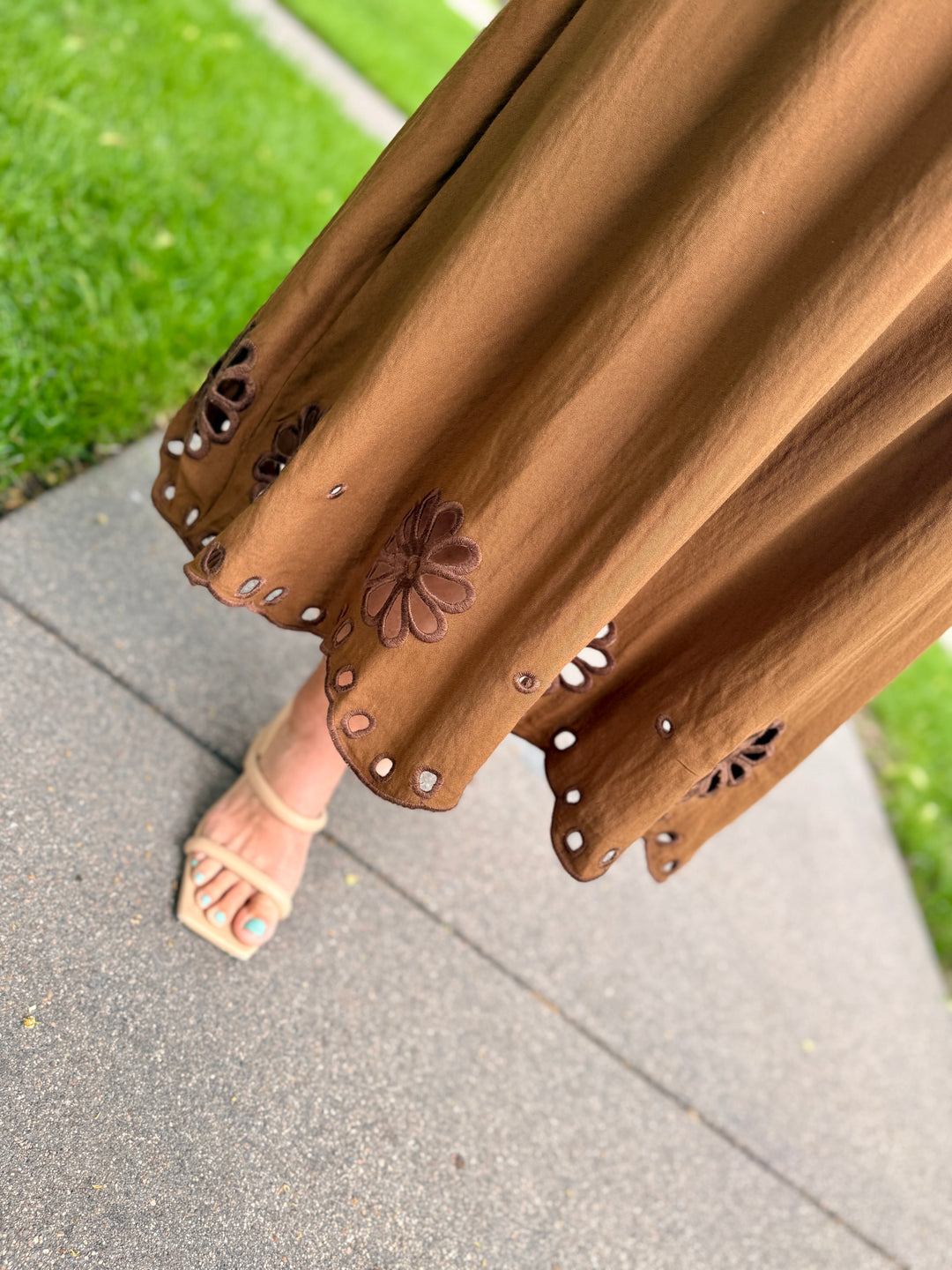 Floral Eyelet Scalloped Hem Midi Skirt