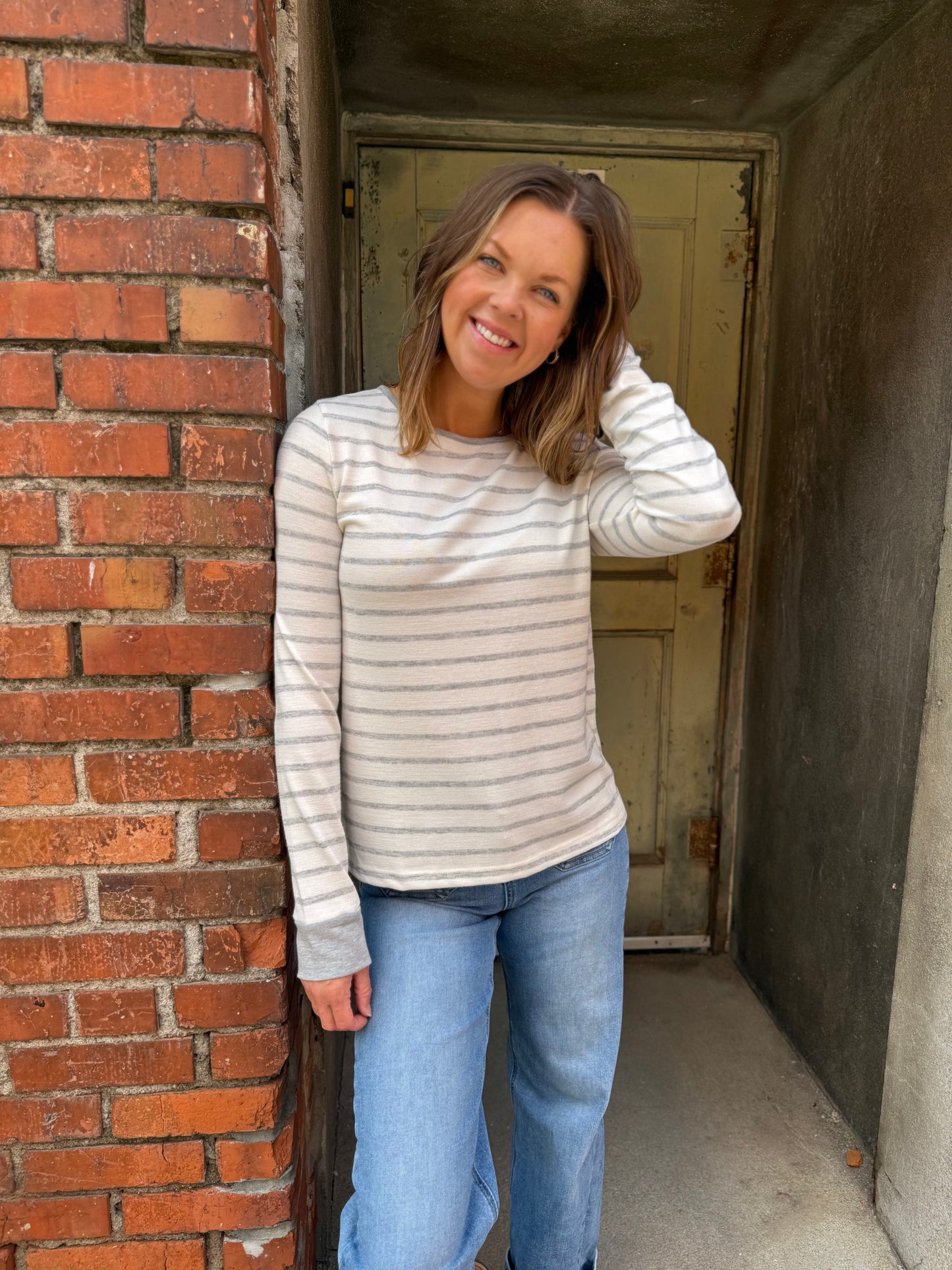 Comfort Pullover – Ivory/Heather Grey