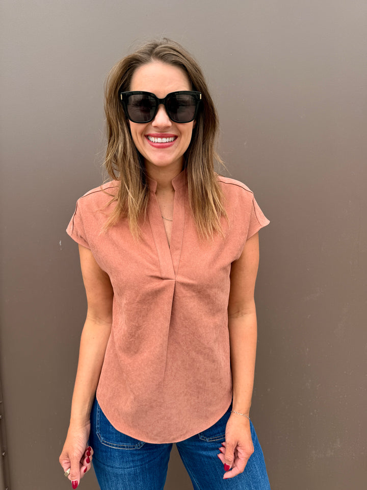 Michael V Neck - Rust