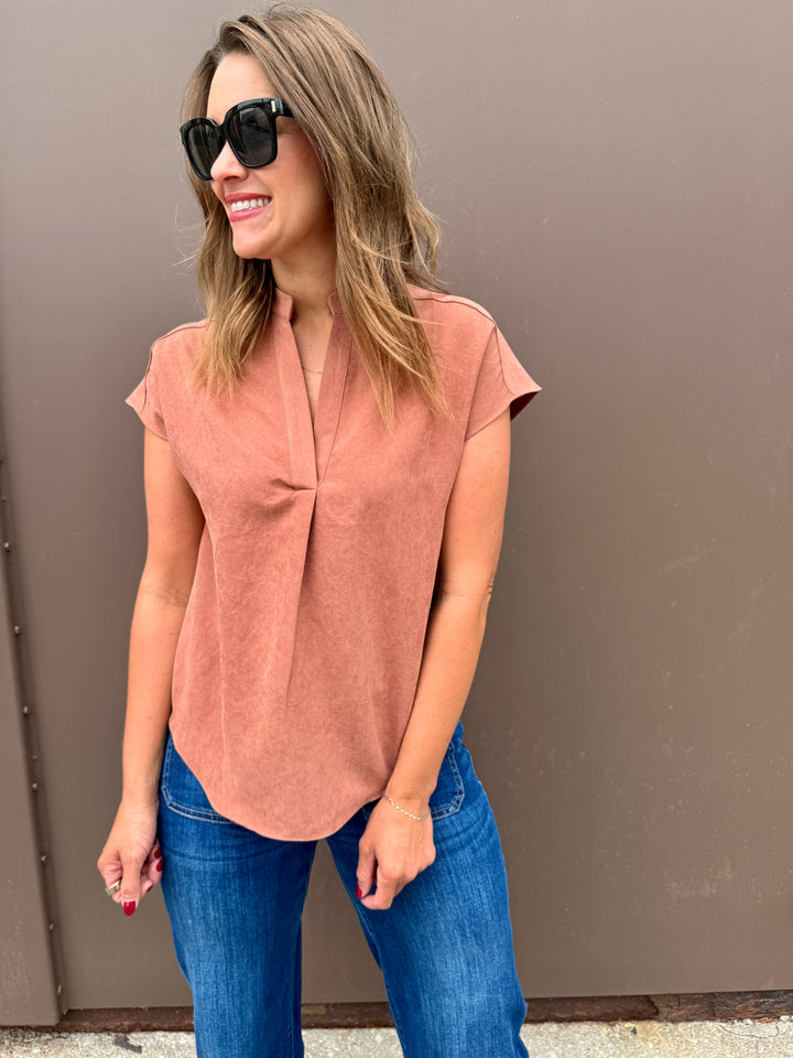 Michael V Neck - Rust