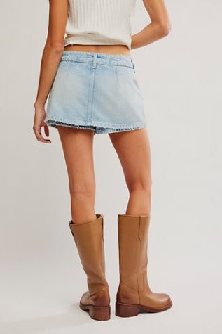 Galivanting Short